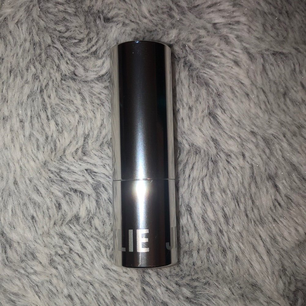 Kylie Jenner PASSION LIPSTICK